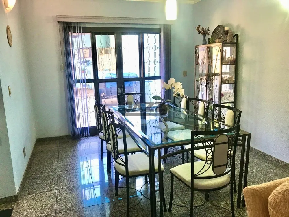 Casa, 4 quartos, 338 m² - Foto 2