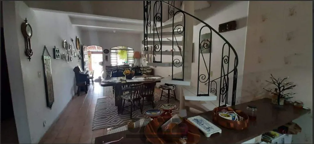 Casa, 6 quartos, 300 m² - Foto 2