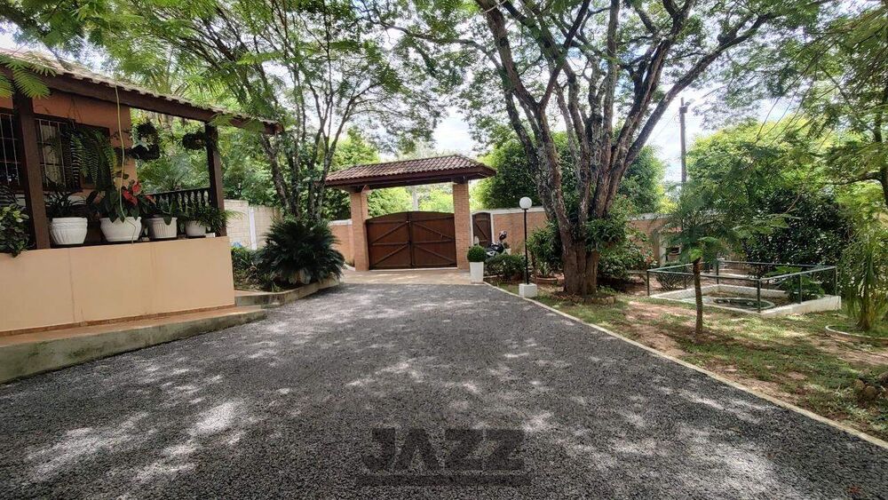 Chácara à venda com 5 quartos, 2940m² - Foto 1