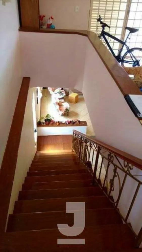 Casa, 4 quartos, 243 m² - Foto 1