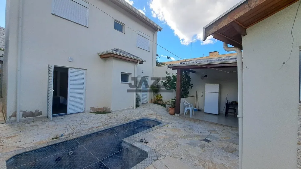 Casa, 4 quartos, 230 m² - Foto 1