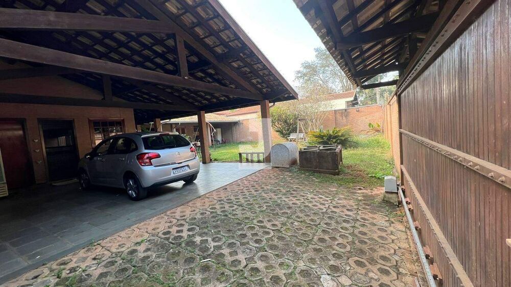 Casa, 3 quartos, 271 m² - Foto 1