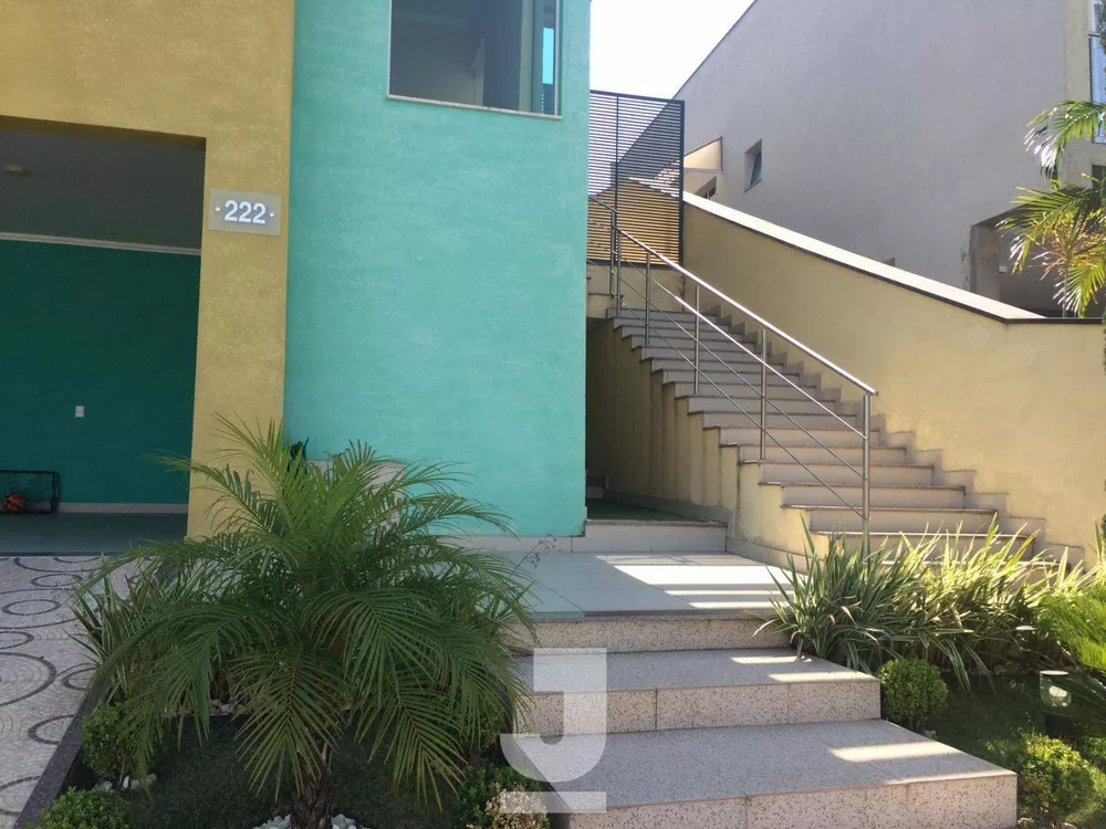 Casa de Condomínio à venda com 3 quartos, 210m² - Foto 2