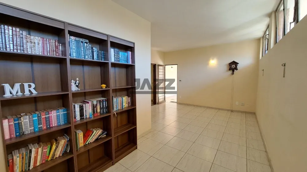 Casa, 3 quartos, 220 m² - Foto 2