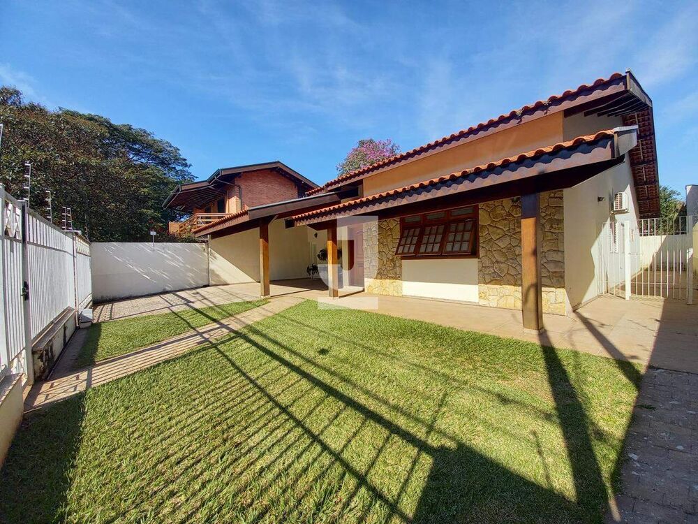 Casa à venda com 4 quartos, 223m² - Foto 3