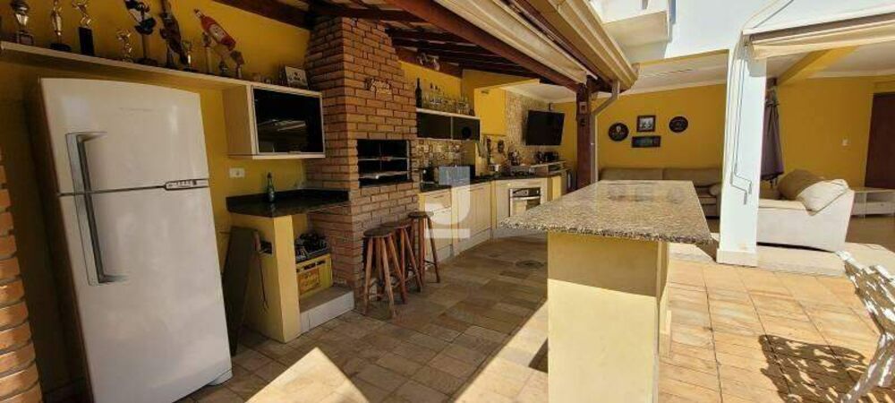 Casa à venda com 4 quartos, 275m² - Foto 4