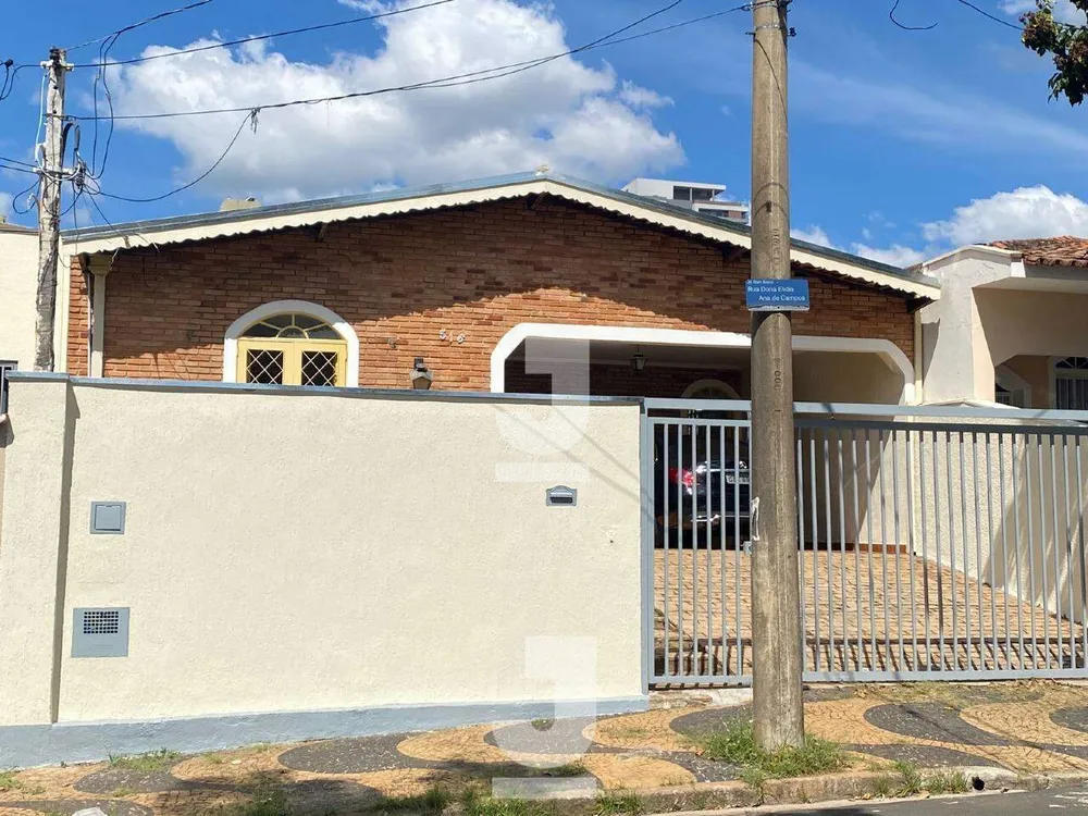 Casa, 3 quartos, 238 m² - Foto 1