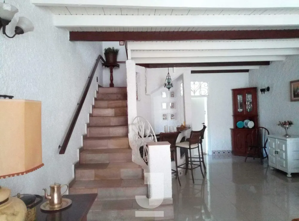 Casa, 4 quartos, 380 m² - Foto 1