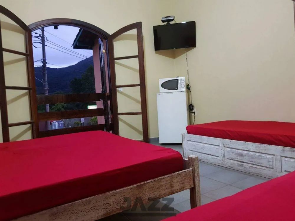 Casa, 8 quartos, 245 m² - Foto 3