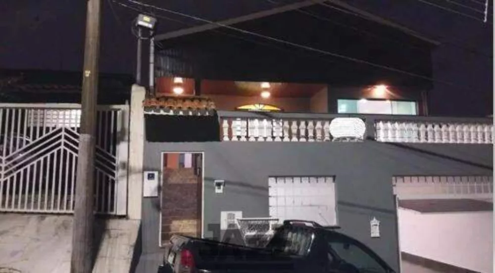 Casa, 3 quartos, 210 m² - Foto 1