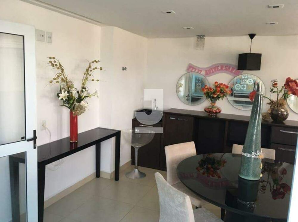 Apartamento, 3 quartos, 211 m² - Foto 1