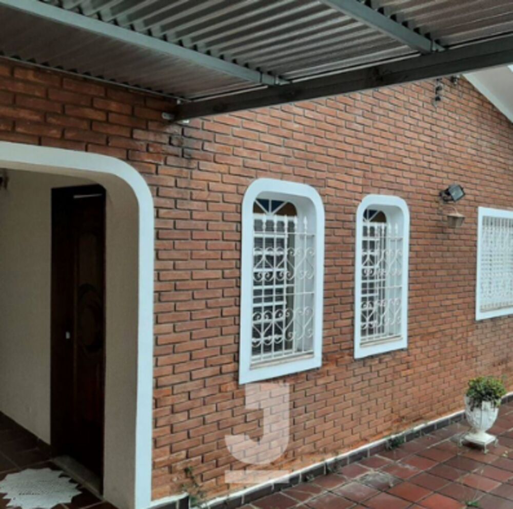 Casa à venda com 3 quartos, 115m² - Foto 1