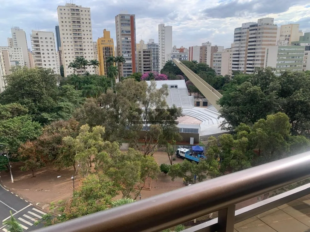 Apartamento, 3 quartos, 240 m² - Foto 1