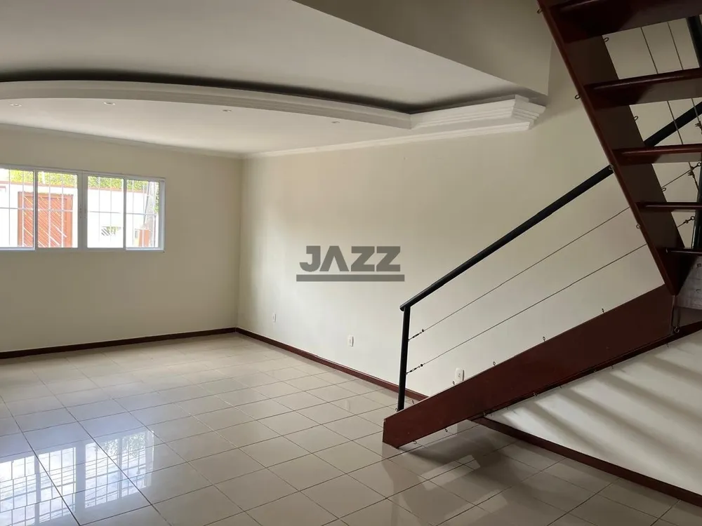 Casa, 3 quartos, 220 m² - Foto 1