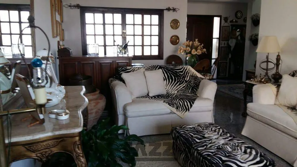 Casa, 4 quartos, 353 m² - Foto 1
