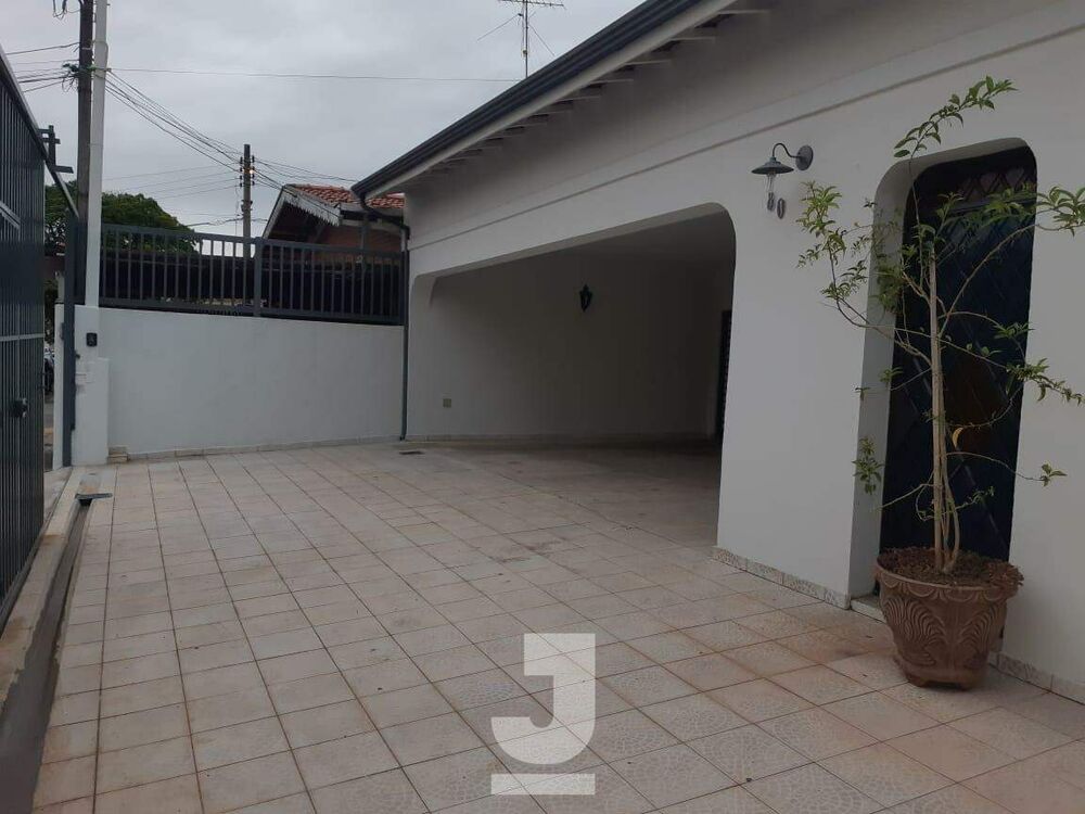 Casa, 3 quartos, 248 m² - Foto 1