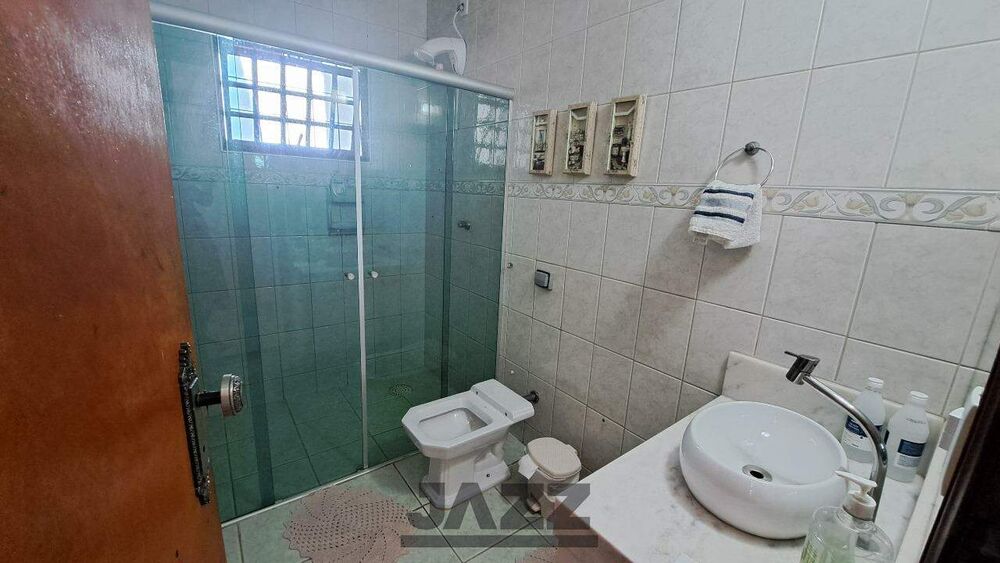 Casa à venda e aluguel com 3 quartos, 200m² - Foto 8