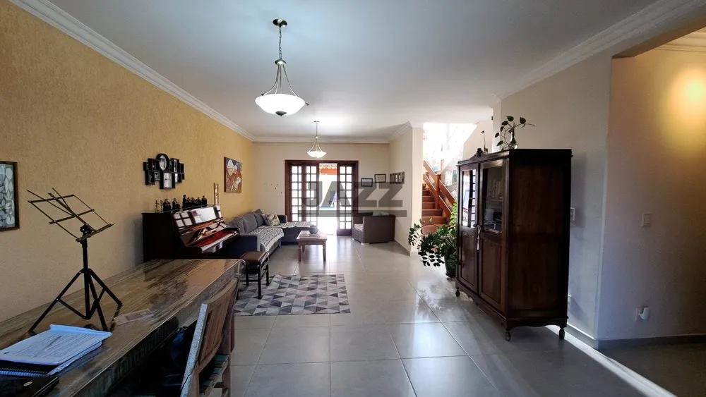 Casa, 3 quartos, 279 m² - Foto 1