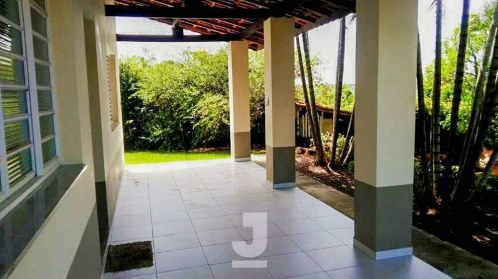 Chácara à venda com 5 quartos, 250m² - Foto 2