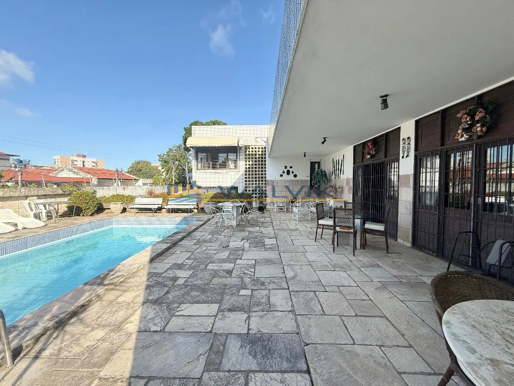 Casa, 6 quartos, 305 m² - Foto 1