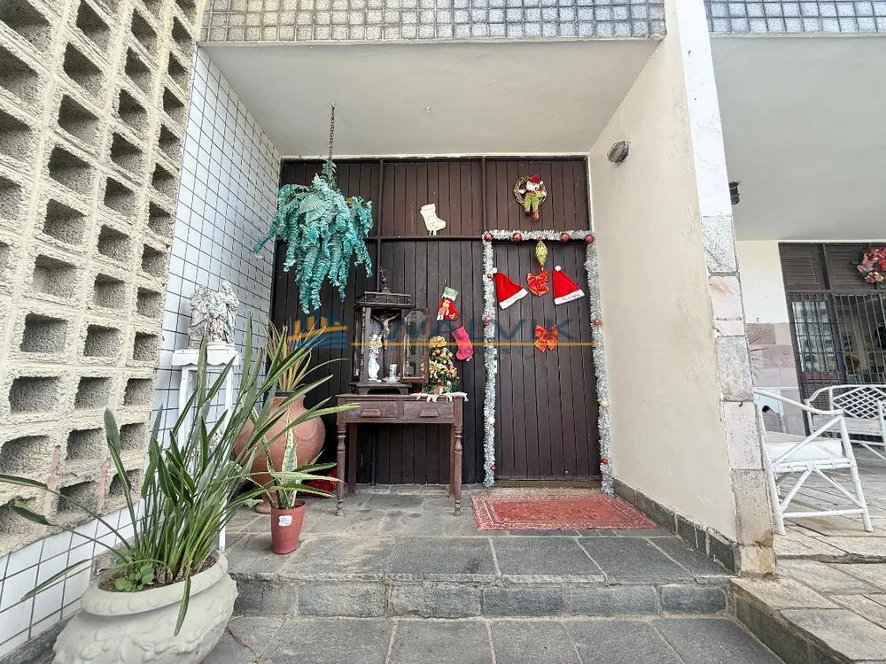 Casa, 6 quartos, 305 m² - Foto 2