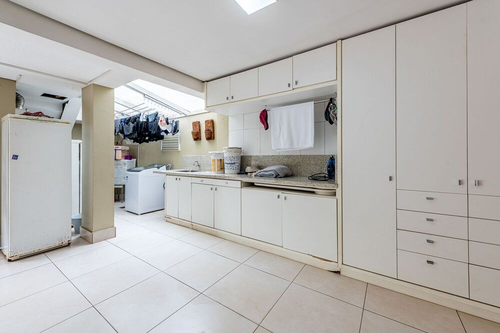 Casa de Condomínio à venda com 3 quartos, 567m² - Foto 2