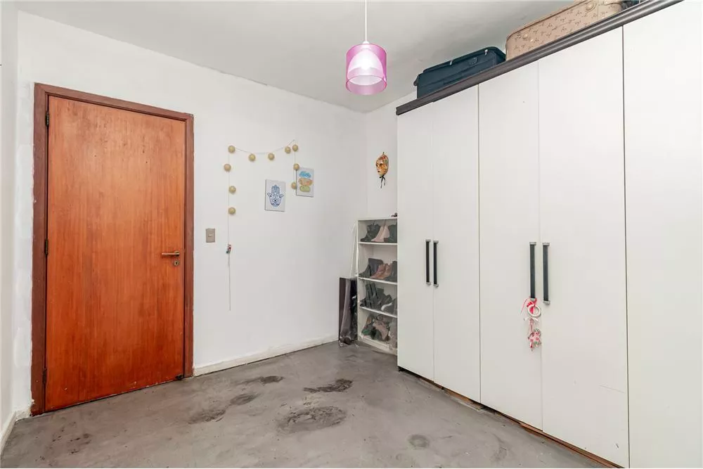 Casa à venda com 6 quartos, 390m² - Foto 2