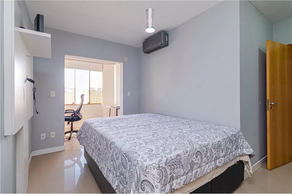 Apartamento à venda com 3 quartos, 164m² - Foto 2