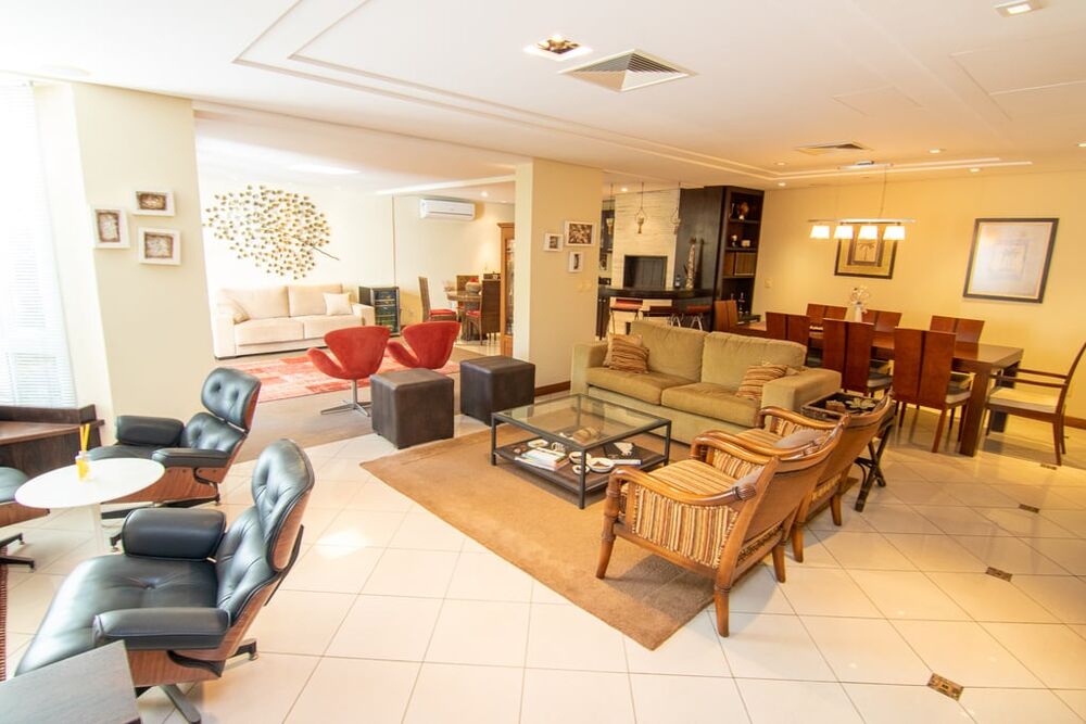 Casa de Condomínio à venda com 4 quartos, 438m² - Foto 1