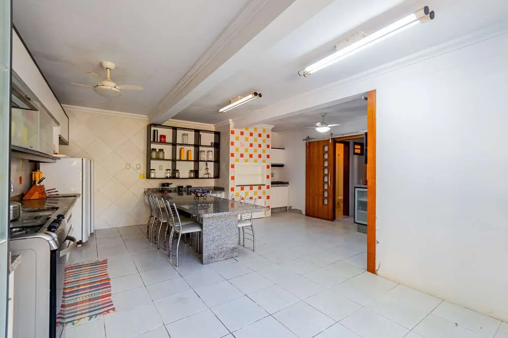 Casa, 6 quartos, 374 m² - Foto 1