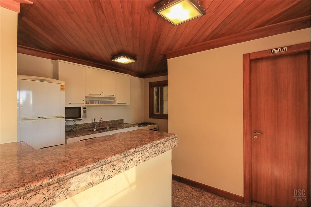 Apartamento à venda com 3 quartos, 211m² - Foto 2