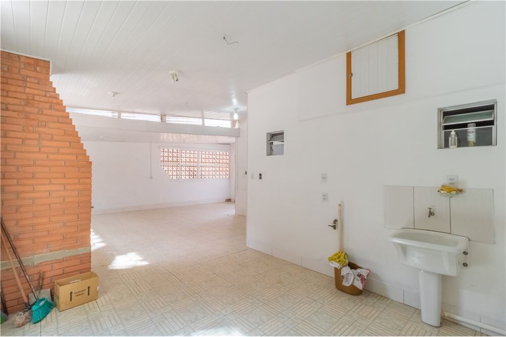 Casa, 5 quartos, 150 m² - Foto 1