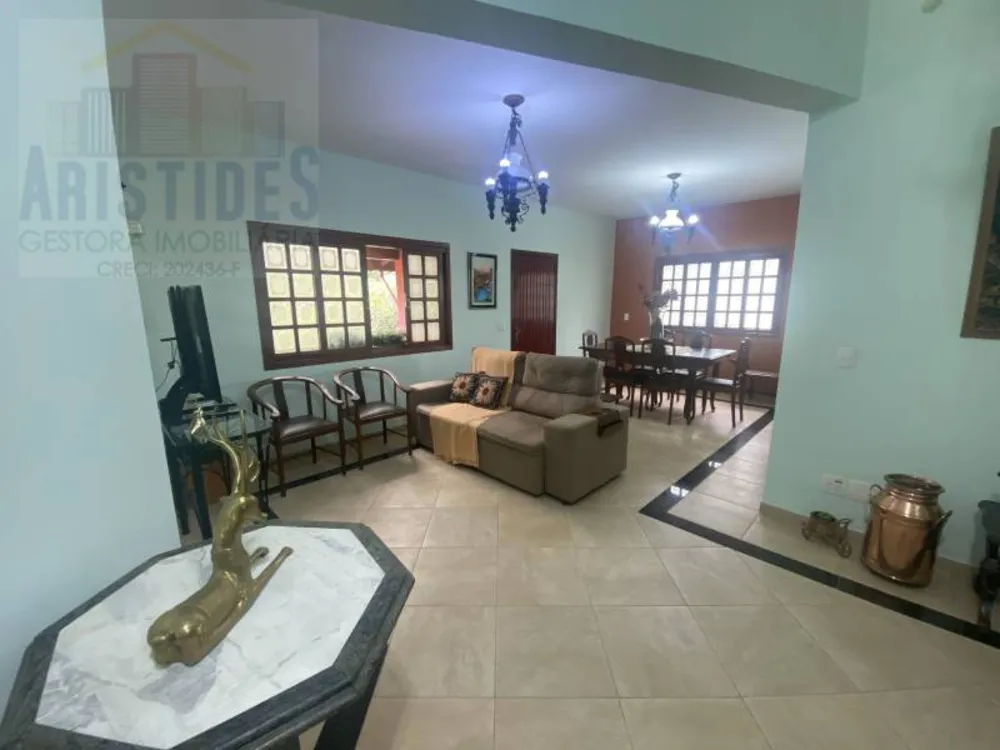 Chácara, 4 quartos, 1032 m² - Foto 1