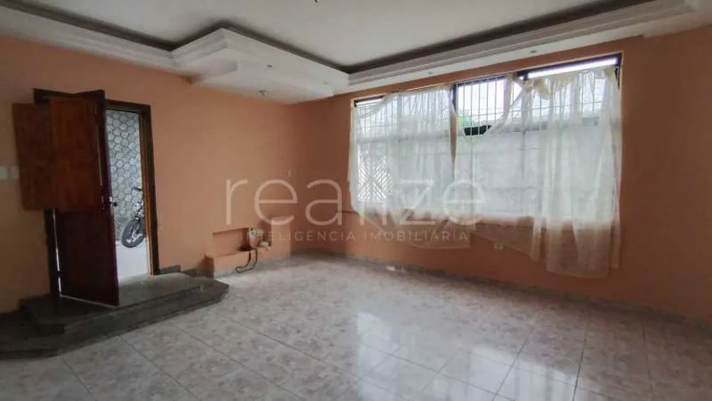 Casa, 3 quartos, 257 m² - Foto 1
