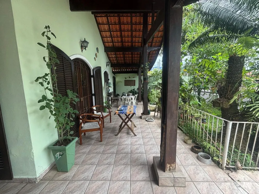 Casa, 4 quartos, 190 m² - Foto 1