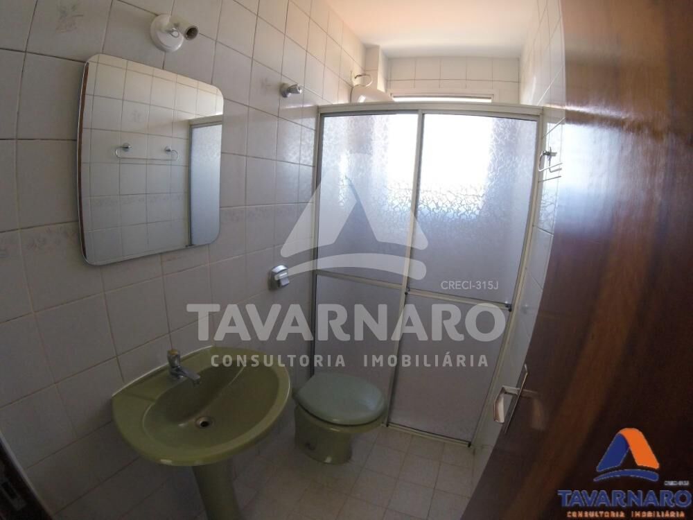 Apartamento à venda com 3 quartos, 81m² - Foto 2