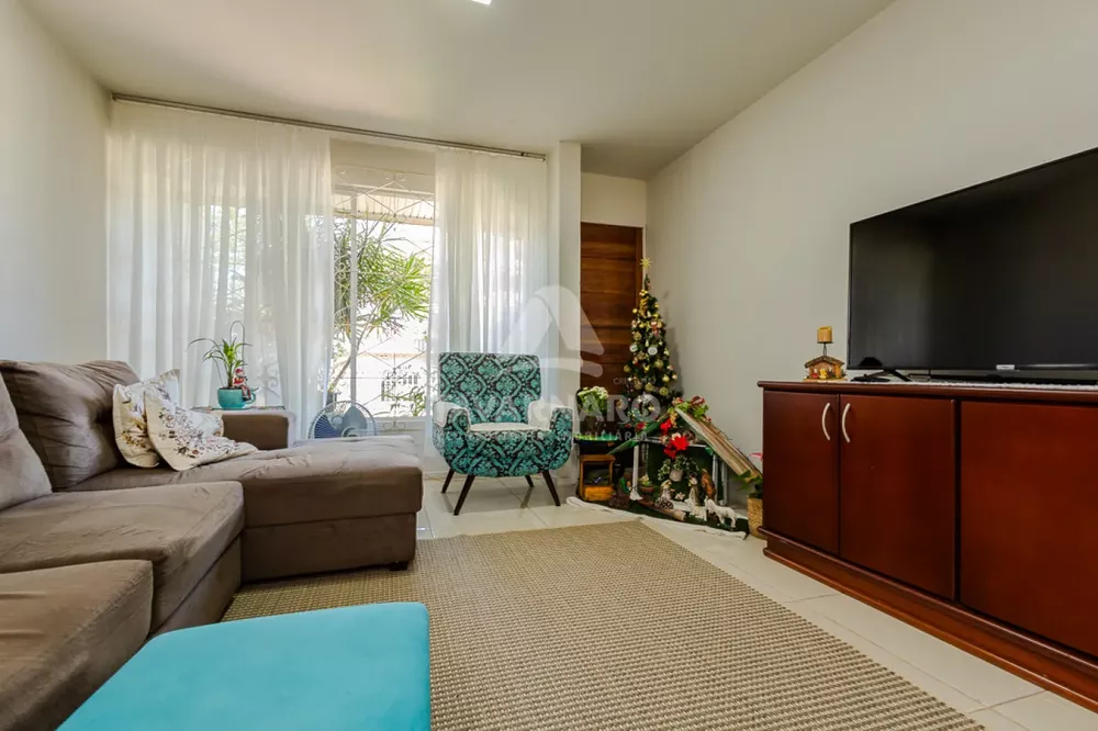 Sobrado à venda com 3 quartos, 121m² - Foto 1