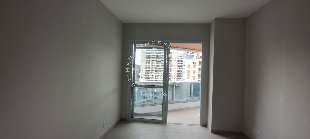 Apartamento à venda com 3 quartos, 93m² - Foto 2