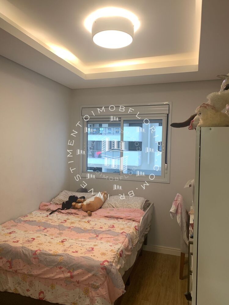 Apartamento à venda com 2 quartos, 70m² - Foto 1