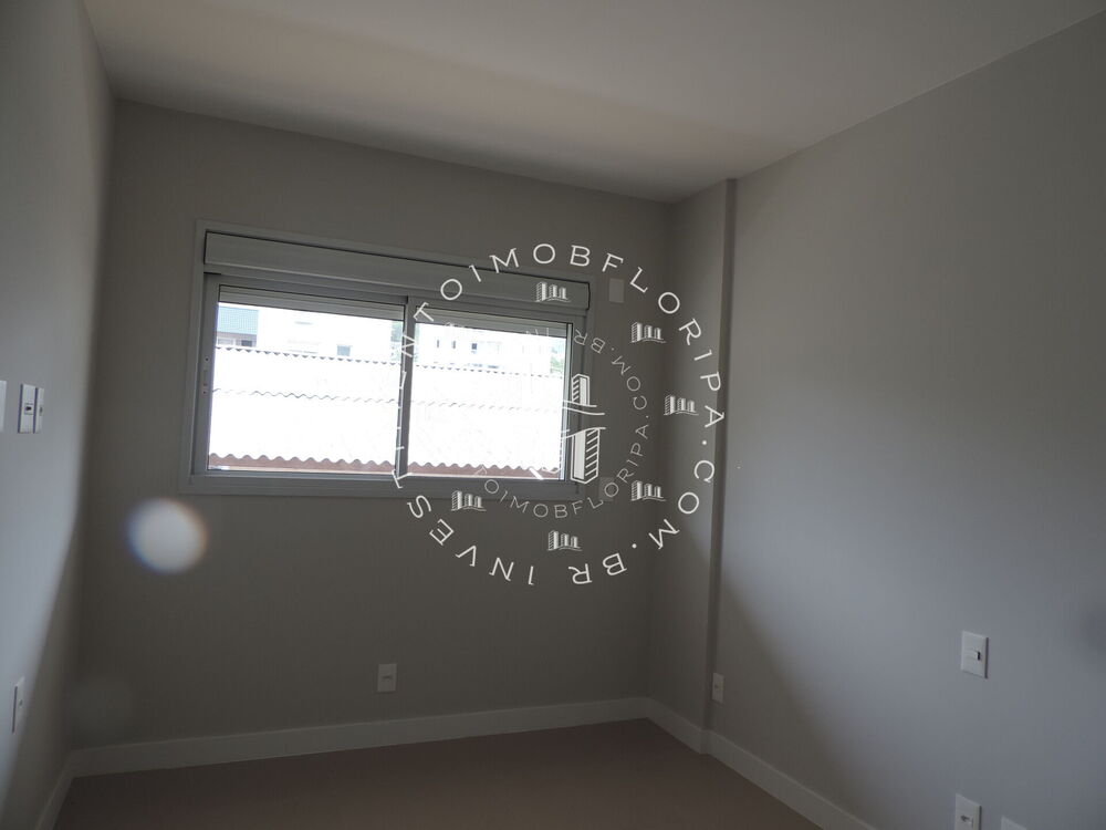 Apartamento à venda com 2 quartos, 76m² - Foto 2