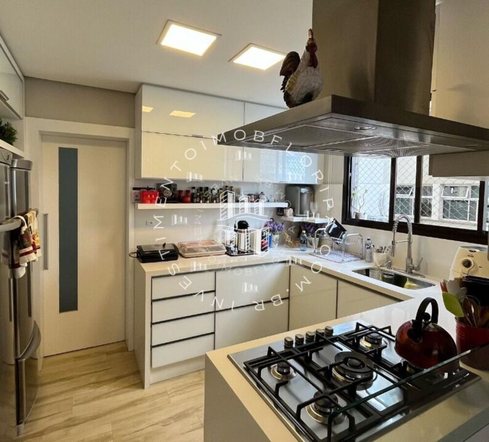 Apartamento à venda com 3 quartos, 139m² - Foto 3