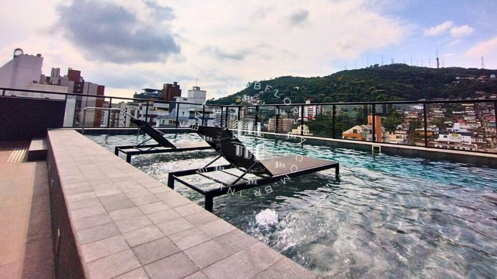 Apartamento à venda com 3 quartos, 107m² - Foto 1