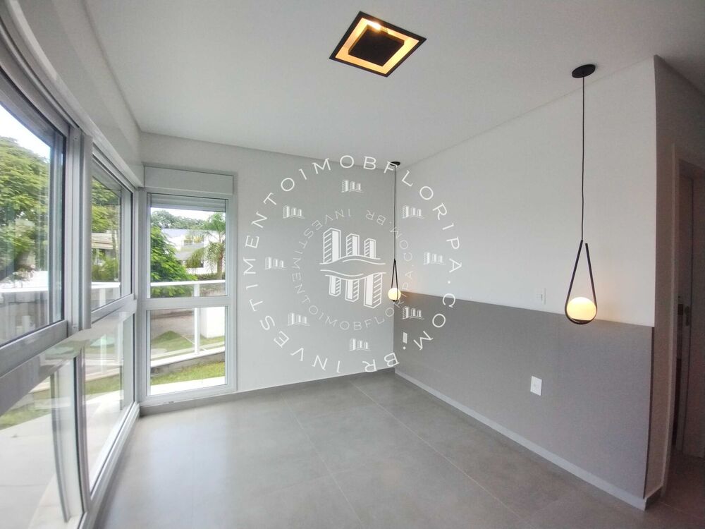 Apartamento à venda com 3 quartos, 200m² - Foto 2