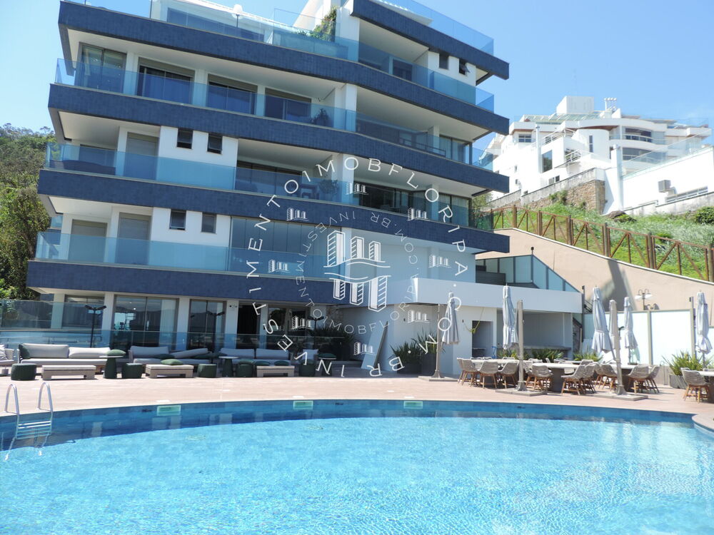 Cobertura, 3 quartos, 205 m² - Foto 2