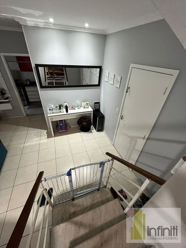 Apartamento à venda com 3 quartos, 105m² - Foto 2