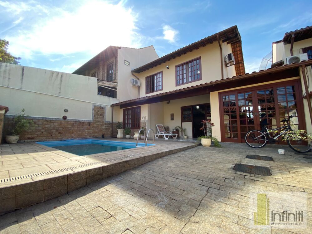 Casa de Condomínio à venda com 3 quartos, 360m² - Foto 3