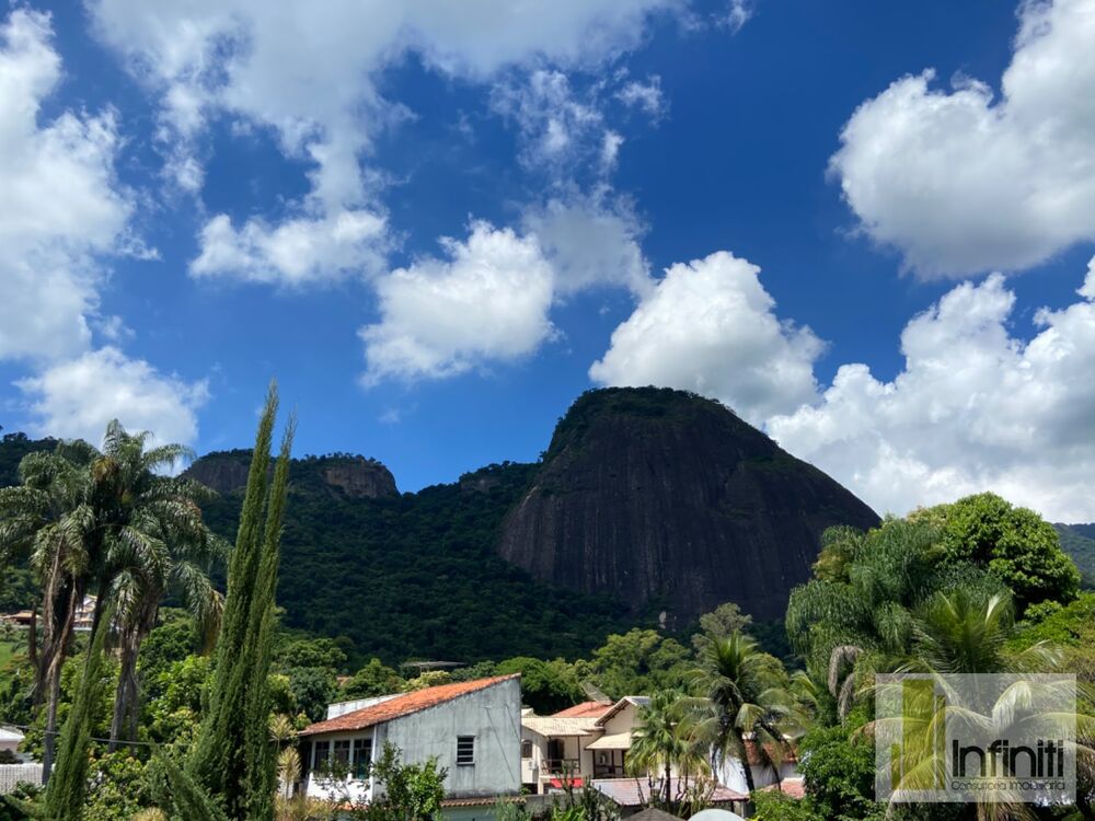 Casa de Condomínio à venda e aluguel com 3 quartos, 300m² - Foto 1