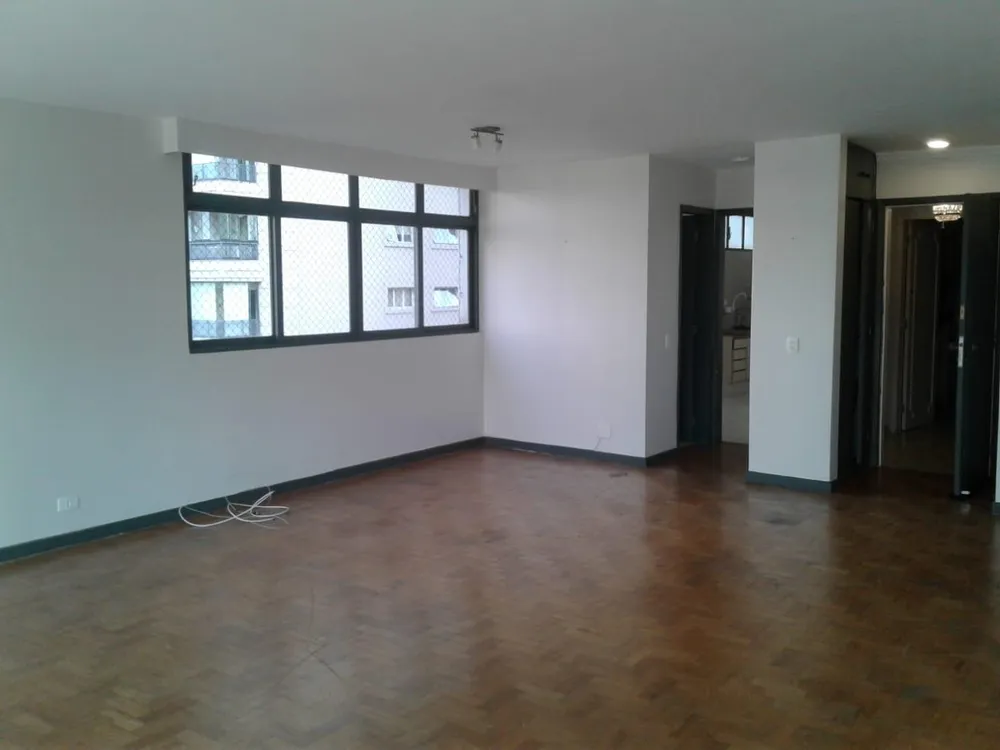 Apartamento, 3 quartos, 220 m² - Foto 2