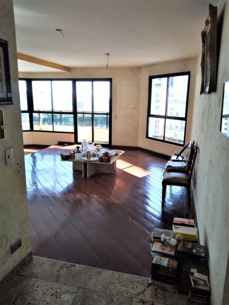 Apartamento, 3 quartos, 220 m² - Foto 1