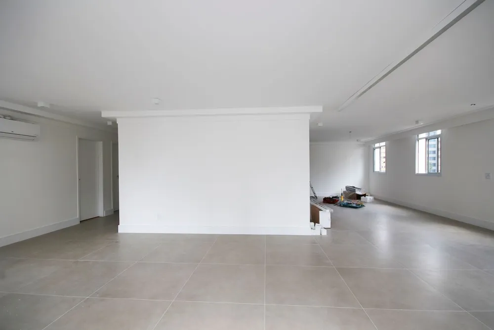 Apartamento, 3 quartos, 258 m² - Foto 2
